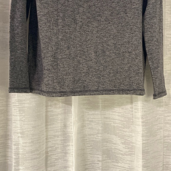 Treasure & Bond Double Knit Henley Size XL Long sleeve Gray. 3 button placket . - Picture 4 of 9